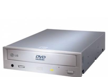 Подключаем дисковод DVD-ROM